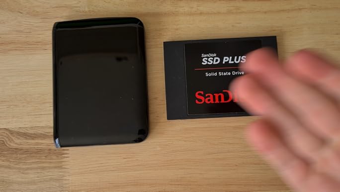新品未使用　SanDisk SSD 2TB SDSSDA-2T00-J26 Amazon.com: SanDisk 2TB Extreme Portable SSD - Up to 1050MB